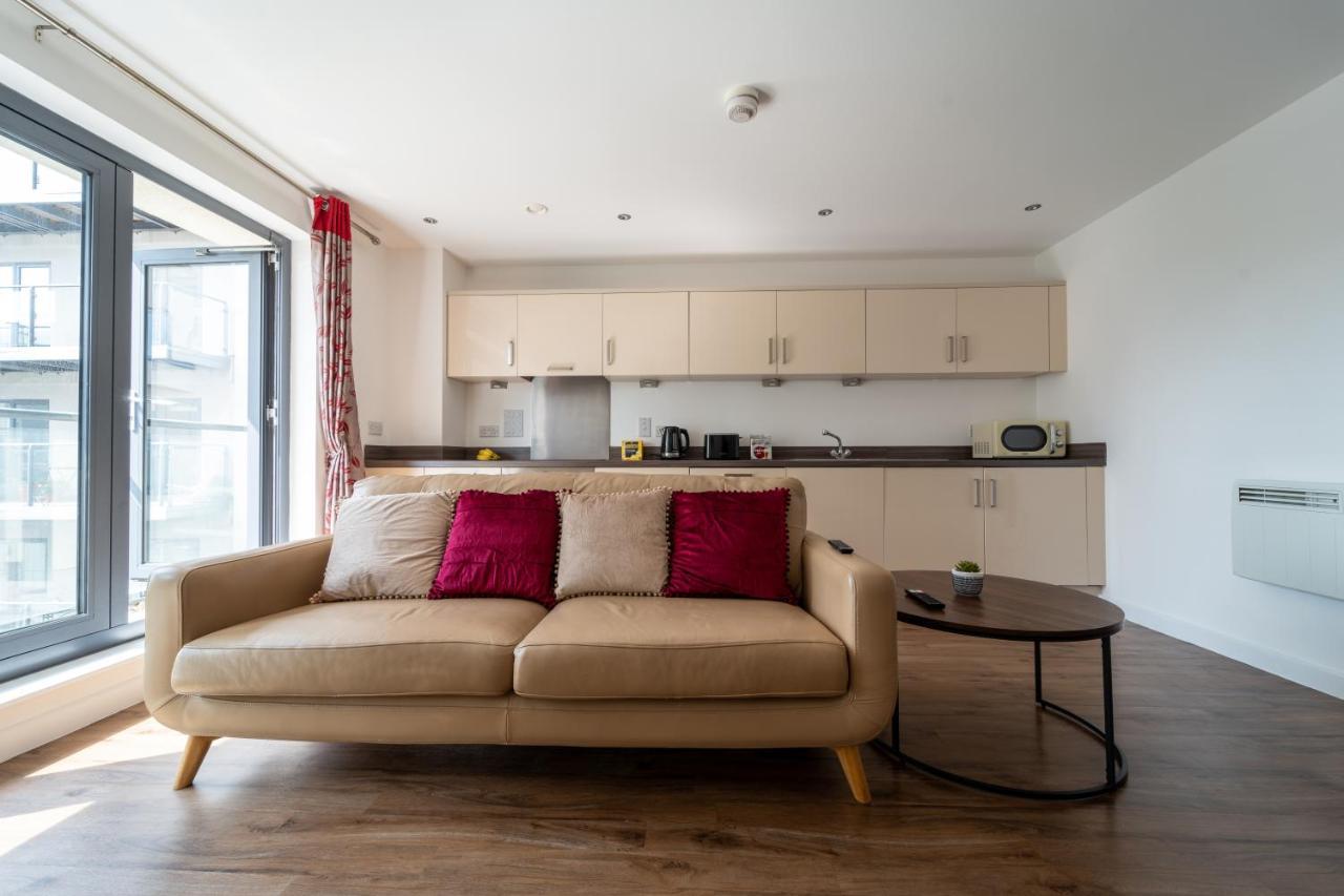 Spacious Apartment In Woking Town Centre Extérieur photo
